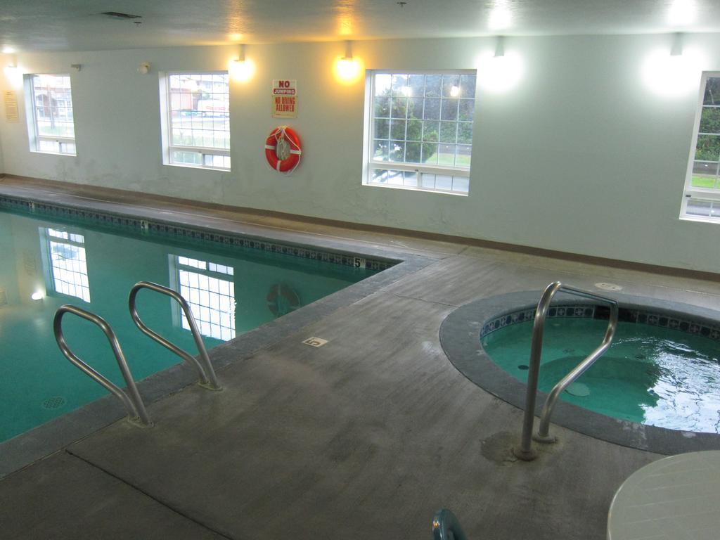 Days Inn By Wyndham Ocean Shores Εξωτερικό φωτογραφία